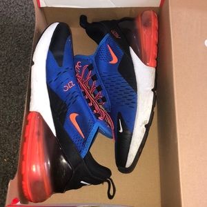 Nike 270